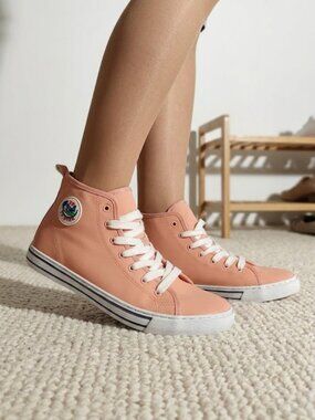 TF Star Dusty Pink Faux Leather High Top Lace-Up Retro Sneakers Size 9 NWT